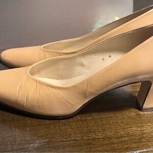 Etienne Aigner Nude/Tan Leather Mid Heel Pumps
